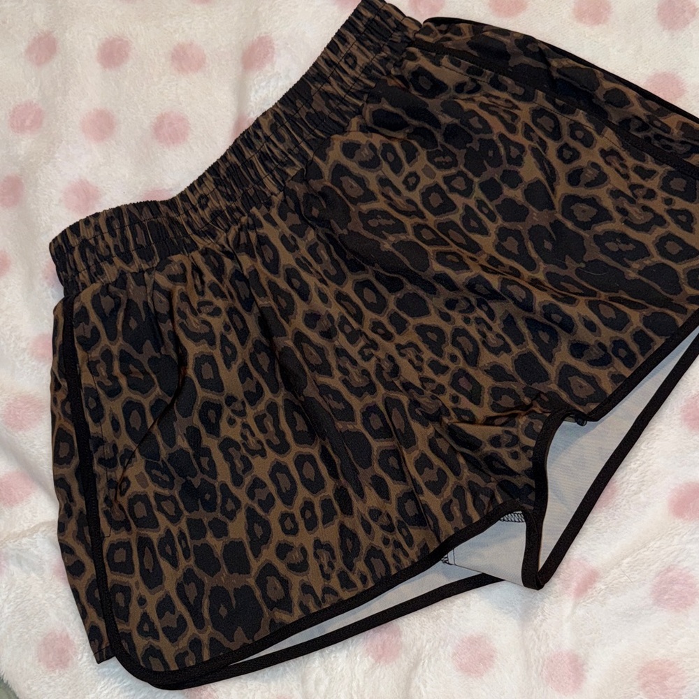 SSYS Traditional Animal Printed Active Shorts - Picture 4 of 6